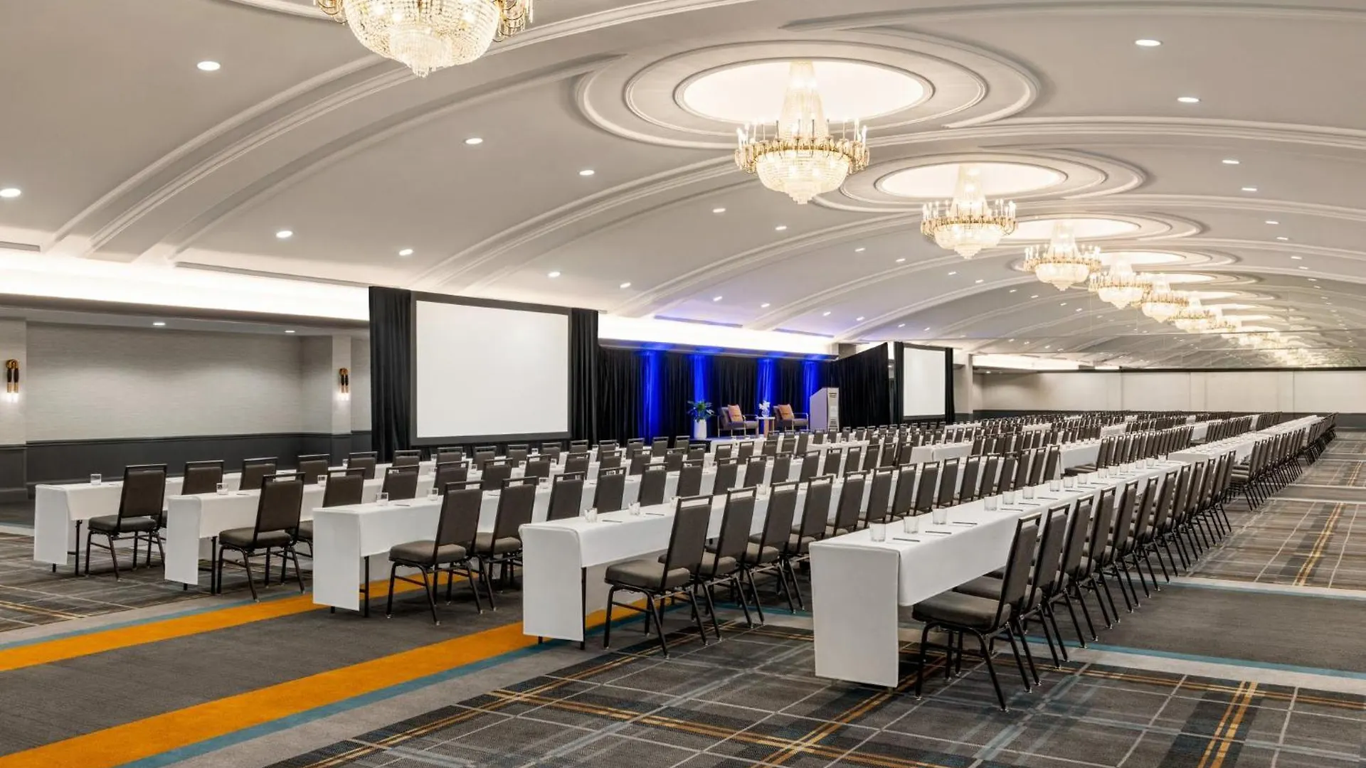 Crowne Plaza Louisville Airport Expo Ctr By Ihg Szálloda