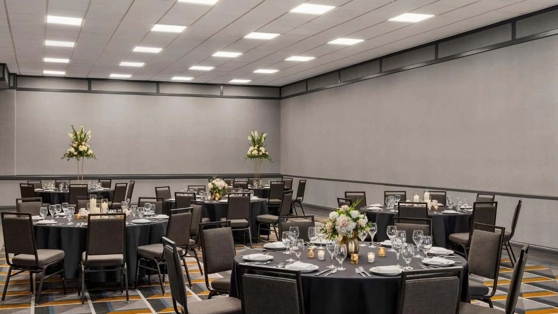 Hotel Crowne Plaza Louisville Airport Expo Ctr By Ihg